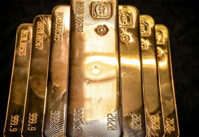 المعدن الأصفر يرتفع مع هبوط الدولار وترقب اجتماع بنوك مركزية