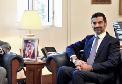 وزير البلديات يلتقي السفير البريطاني بمناسبة انتهاء فترة عمله