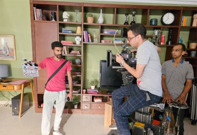 المخرج أمير رمسيس يبدأ تصوير فيلم أنف وثلاث عيون