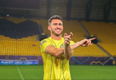 النصر السعودي يضم الإسباني لابورت من مان سيتي