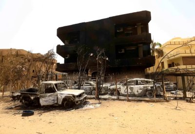 الجيش السوداني يقصف مواقع للدعم قرب القيادة العامة والقصر الرئاسي