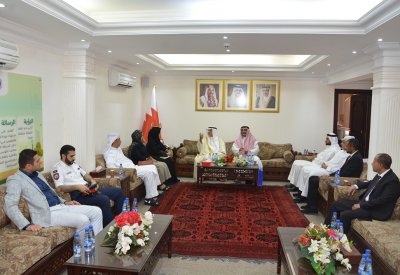 محافظ الشمالية يستقبل عددا من الأهالي في مجلس المحافظة الأسبوعي