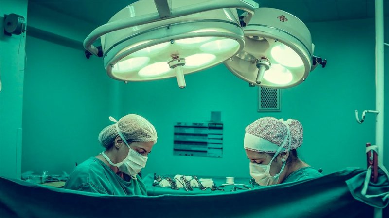 لماذا يتم تنظير المعدة؟ وما هي مضاعفاته؟