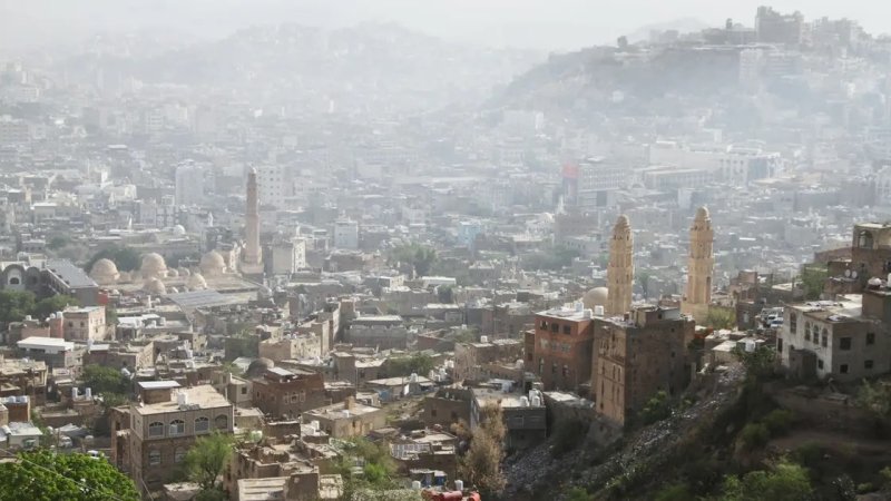 تعز.. مقتل وإصابة 15 مدنياً بينهم نساء وأطفال في قصف حوثي