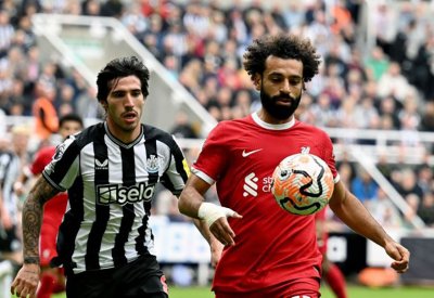 ليفربول المنقوص ينتصر على نيوكاسل بريمونتادا مثيرة