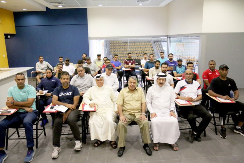 الذوادي يفتتح دورة المستوى الثاني الدولية لمدربي الكرة الطائرة