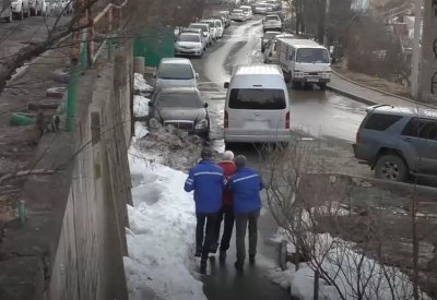 بتهمة التجسس.. روسيا تعتقل موظفا سابقا في القنصلية الأميركية