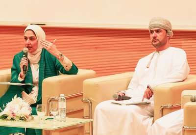 الأنصاري تشارك بورقة عمل في المنتدى الخليجي للسياسات الأسرية بسلطنة عمان
