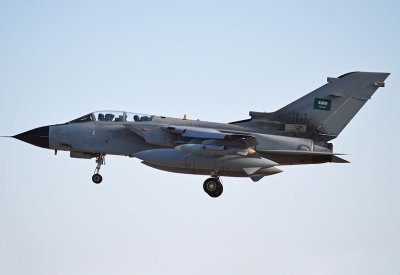 وزارة الدفاع السعودية: سقوط طائرة مقاتلة من نوع (تورنيدو) أثناء مهمة تدريبية بالمنطقة الشرقية ونجاة طاقمها الجوي