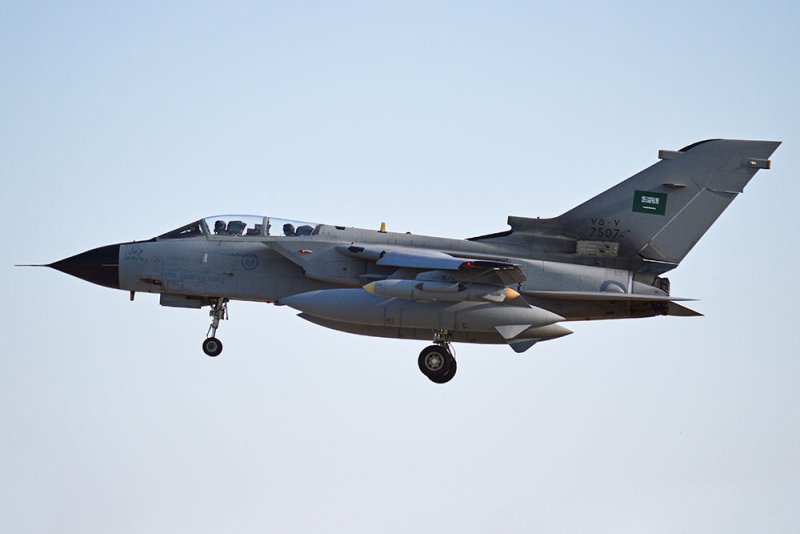 وزارة الدفاع السعودية: سقوط طائرة مقاتلة من نوع (تورنيدو) أثناء مهمة تدريبية بالمنطقة الشرقية ونجاة طاقمها الجوي