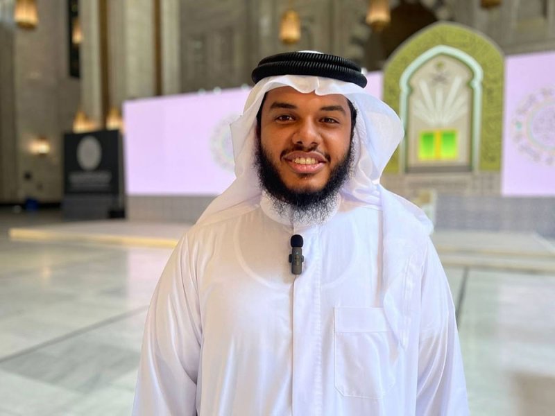 متسابق بحريني في مسابقة الملك عبدالعزيز للقرآن