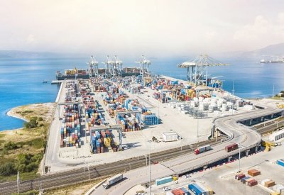 موانئ دبي العالمية تستحوذ على 58% من ميناء إيفياب التركي