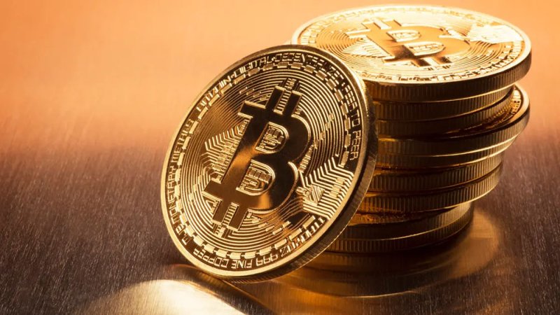 غياب المحفزات يدفع تداولات "بيتكوين" إلى أدنى مستوى في 5 سنوات