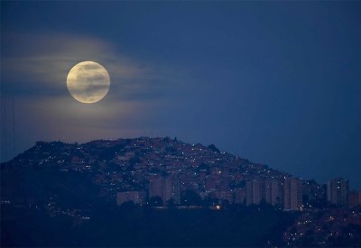 احداث فلكية نادرة مساء اليوم الأربعاء