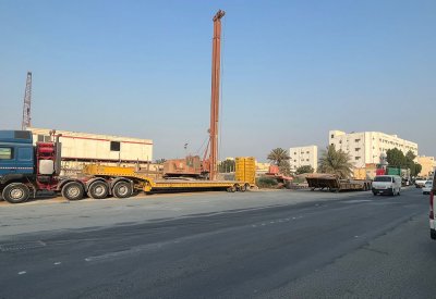 العسبول: الشاحنات تدمر الشوارع والبنية التحتية في العكر الغربي