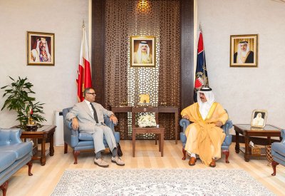وزير الداخلية يستقبل القائم بالاعمال في بعثة البحرين لدى الامم المتحدة في جنيف