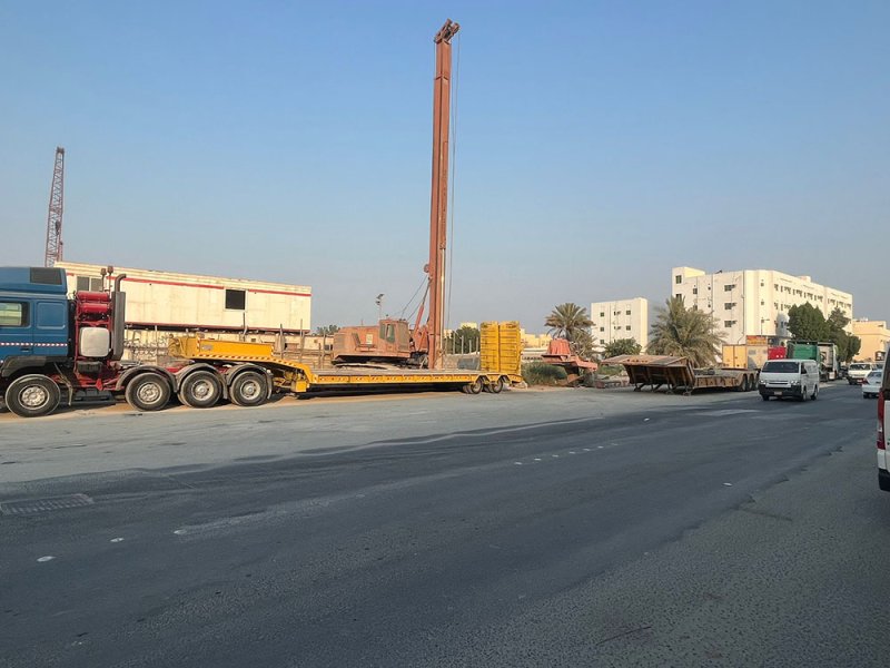 العسبول: الشاحنات تدمر الشوارع والبنية التحتية في العكر الغربي