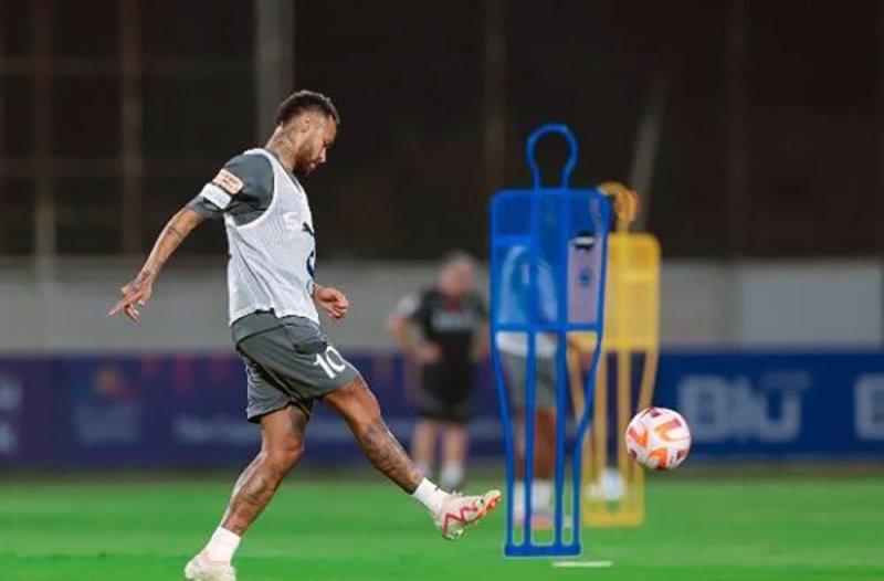 نيمار يزف أنباء سارة لأنصار الهلال قبل الكلاسيكو