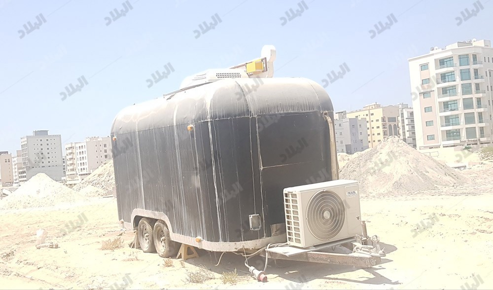 بين الكثبان والمكيف بالتأكيد شغال