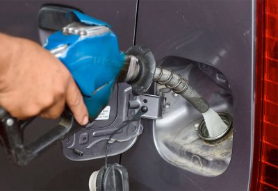 لارتفاع سعر البنزين.. خطط للإضراب بهذه الدولة الإفريقية