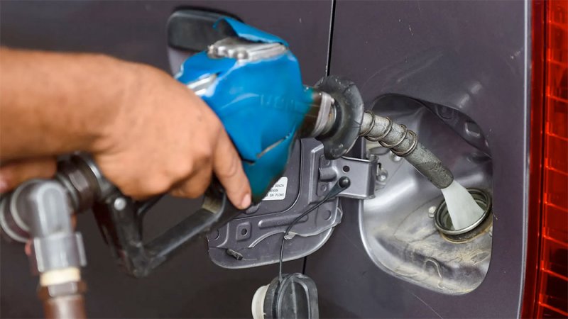 لارتفاع سعر البنزين.. خطط للإضراب بهذه الدولة الإفريقية
