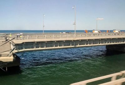 موسكو: تدمير 3 زوارق أوكرانية حاولت مهاجمة جسر القرم