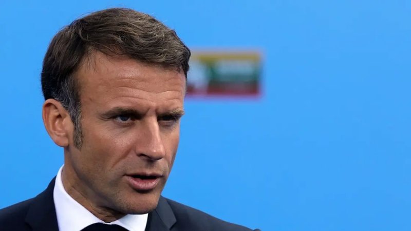 ماكرون: أتحدث يومياً مع بازوم.. ووضع النيجر يختلف عن الغابون