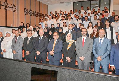 طلاب الجامعات يختتمون تدريبا صيفيا في “جيبك”