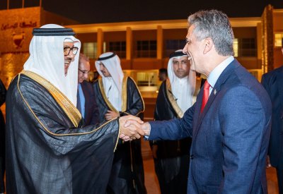 وزير خارجية دولة إسرائيل يصل الى البلاد