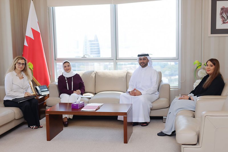 الأمين العام للتظلمات تلتقي سفيرة جمهورية إيطاليا لدى مملكة البحرين