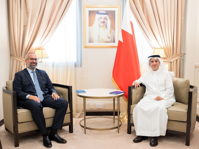 المدير العام للشؤون القانونية وحقوق الإنسان بوزارة الخارجية يستقبل رئيس بعثة المنظمة الدولية للهجرة التابعة للأمم المتحدة لدى مملكة البحرين