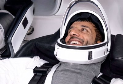 هبوط مركبة دراغون التي تقل طاقم "كرو-6" على الأرض