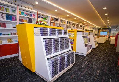 جامعة البحرين تفتتح مركز بيع الكتب الدراسية في حلته الجديدة