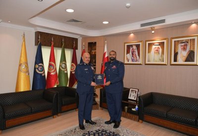 رئيس الأمن العام يستقبل أحد منتسبي وزارة الداخلية لاجتيازه دورة الأركان البحرية في الولايات المتحدة الأمريكية