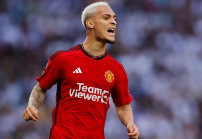 أنتوني وصديقته.. تفاصيل أزمة هزت البرازيل ومانشستر يونايتد