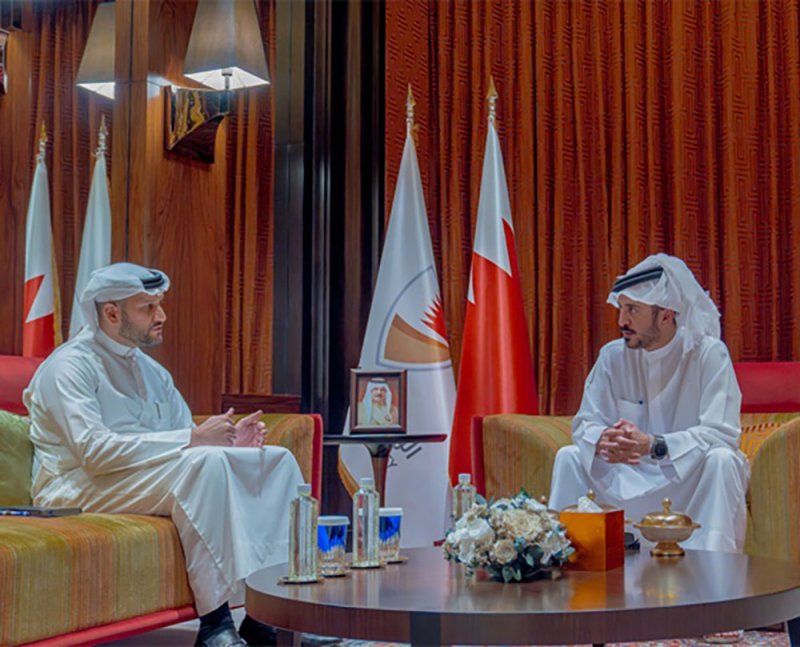 سمو الشيخ خالد بن حمد آل خليفة يستقبل الرئيس التنفيذي لهيئة تنظيم سوق العمل