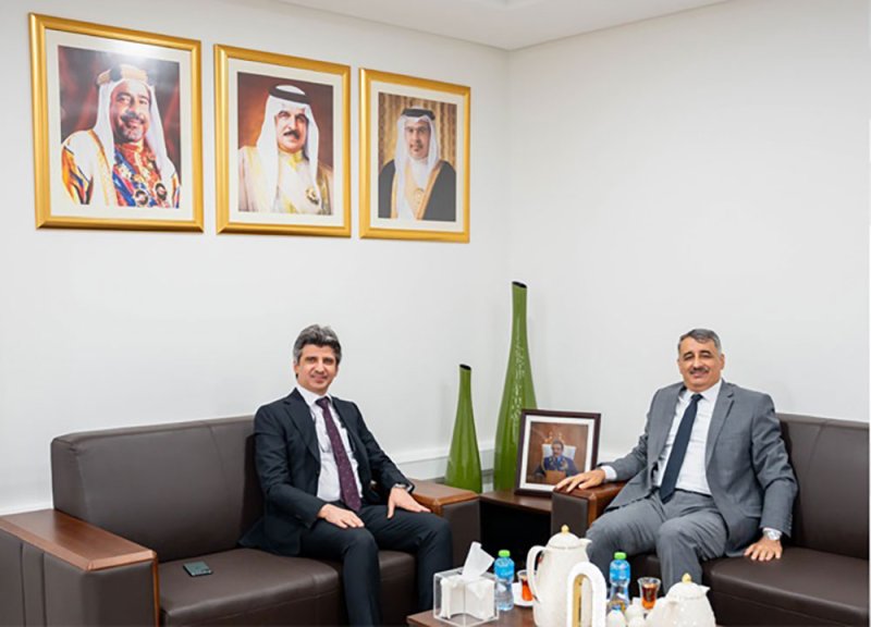 الرئيس التنفيذي للمستشفيات الحكومية يستقبل رئيس الكلية الملكية للجراحين في إيرلندا-جامعة البحرين