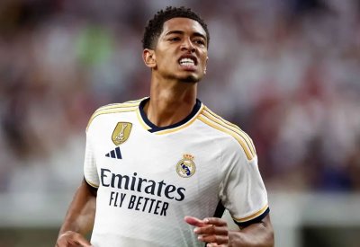 بيلنغهام ينافس بيدري وغافي على جائزة أفضل لاعب شاب