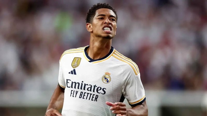 بيلنغهام ينافس بيدري وغافي على جائزة أفضل لاعب شاب