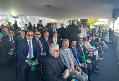سفير مملكة البحرين لدى جمهورية البرازيل الاتحادية يحضر العرض العسكري بمناسبة الذكرى الثالثة بعد المائة لاستقلال البرازيل