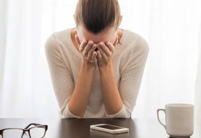 هل تعاني من "إعياء الإنترنت"؟.. إليك أسبابه وطرق الوقاية منه