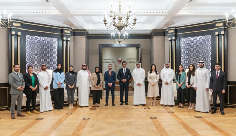 وزير شؤون البلديات والزراعة يلتقي الدفعة الثامنة من برنامج رئيس مجلس الوزراء لتنمية الكوادر الحكومية