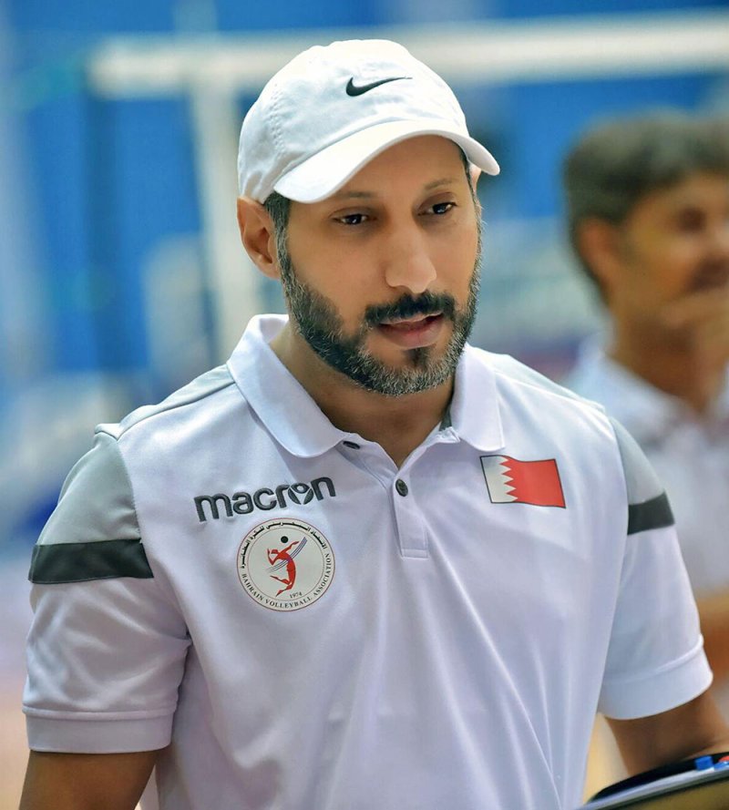 محمد عبدالعزيز أول مدرب بحريني بالدوري السعودي لسيدات الطائرة