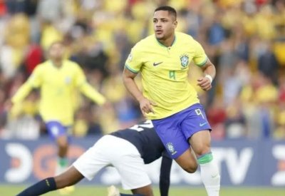 نجاة لاعب برشلونة من زلزال المغرب