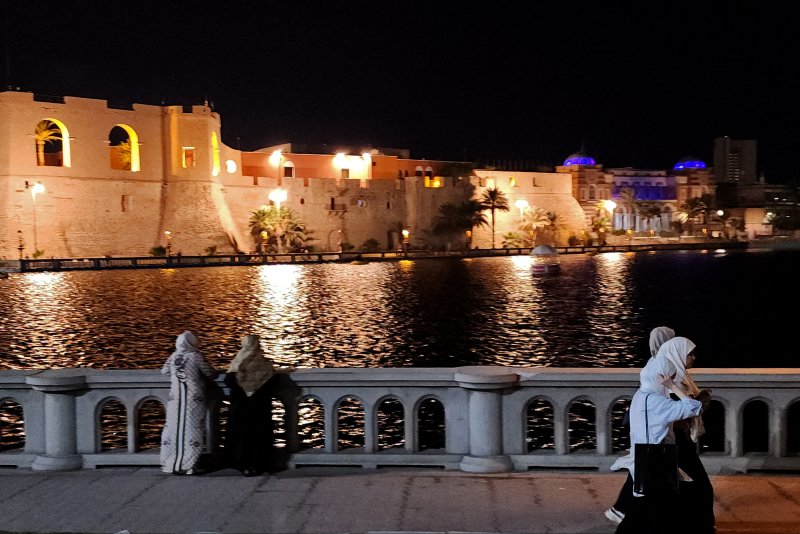 هلع في ليبيا من ارتفاع أمواج البحر.. وإخلاء للفنادق
