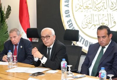 مصر تحظر ارتداء النقاب في المدارس.. وغطاء الرأس اختياري
