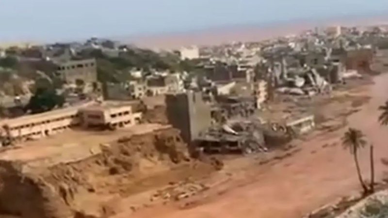 الحكومة الليبية: نحو ألفي قتيل وآلاف المفقودين بسيول درنة