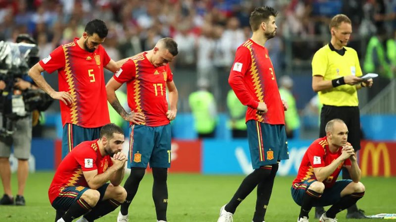 فضيحة تهز إسبانيا.. "شيشة" واعتداء جنسي في المنتخب