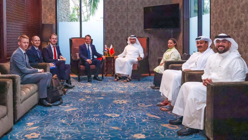 وزير الصناعة والتجارة يجتمع بوزير الدولة للتجارة والأعمال بالمملكة المتحدة
