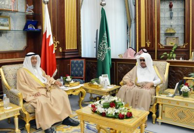 وزير شؤون مجلسي الشورى والنواب يلتقي بوزير الدولة عضو مجلس الوزراء لشؤون مجلس الشورى السعودي